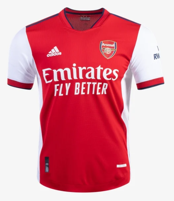 Arsenal dévoile son nouveau maillot domicile pour la saison 2021-2022 -  L'Équipe